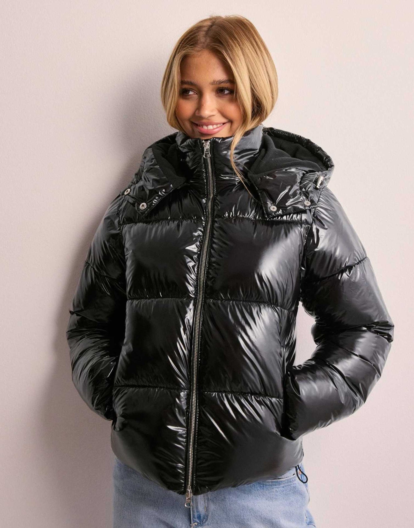 La Doudoune Brillante "Glossy" - Capuche Hiver